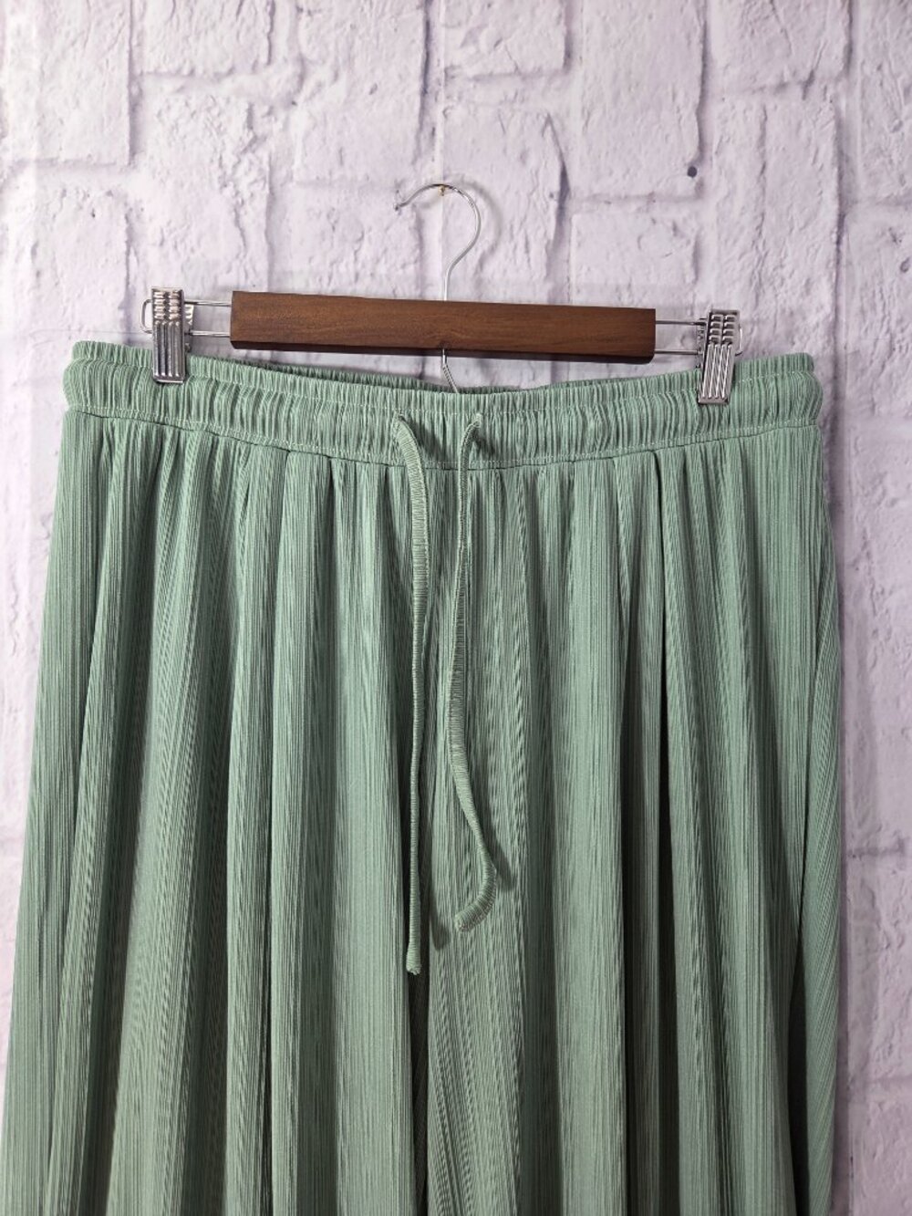 Cider 0XL Olive Sage Green Drawstring Pleated Flowing Silhouette Wide Leg Pants - Picture 2 of 10